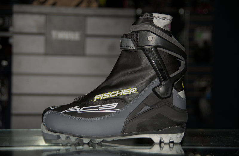 Load image into Gallery viewer, Fischer RC3 Skating Boot 42
