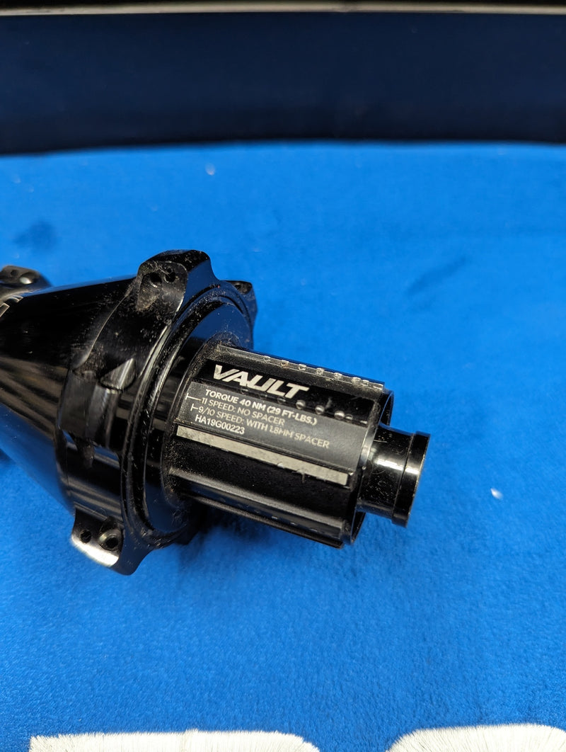 Load image into Gallery viewer, Easton Vault 525 Rear Hub 12x142 Thru Axle / QR
